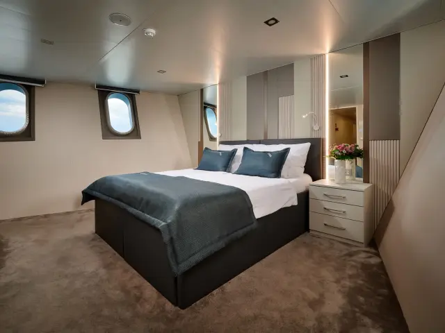 Yacht Ohana cabin