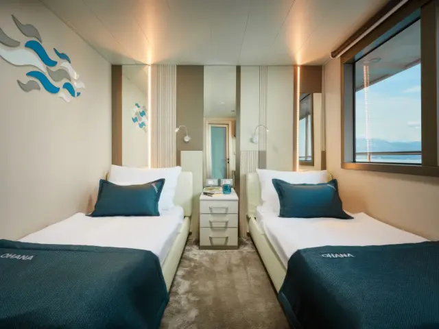 Yacht Ohana cabin