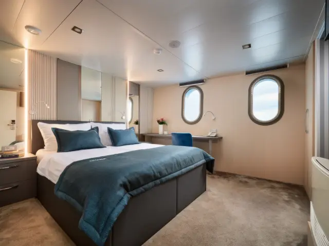 Yacht Ohana cabin