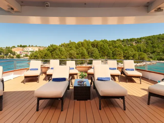 Yacht Queen Eleganza photo