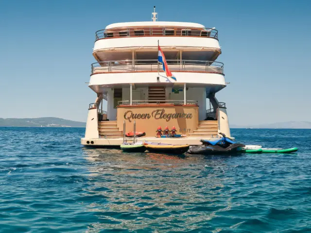 Yacht Queen Eleganza back view