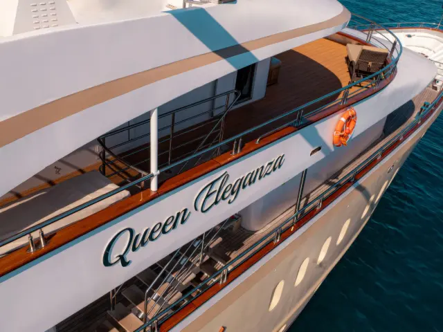 Yacht Queen Eleganza photo