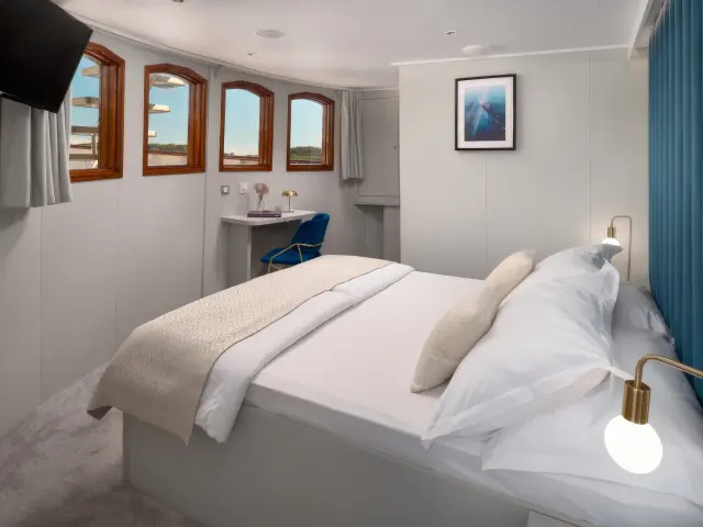 Yacht Belezza cabin