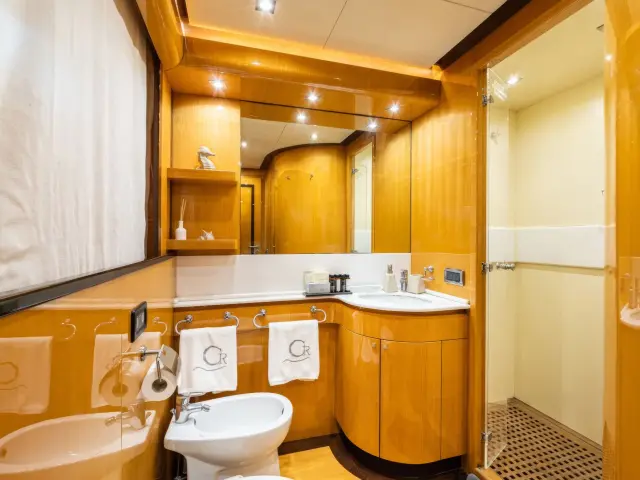 east-med-yachting-cant-remember_0009