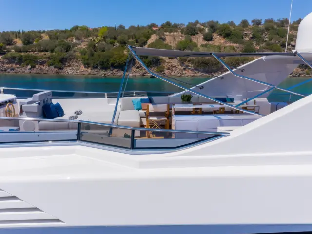Yacht Shooting Star flybridge