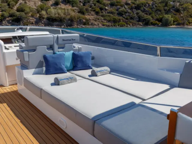 Yacht Shooting Star flybridge