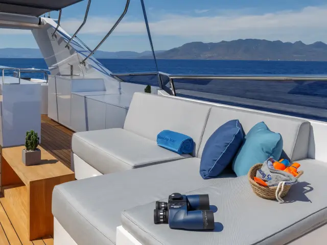 Yacht Shooting Star flybridge