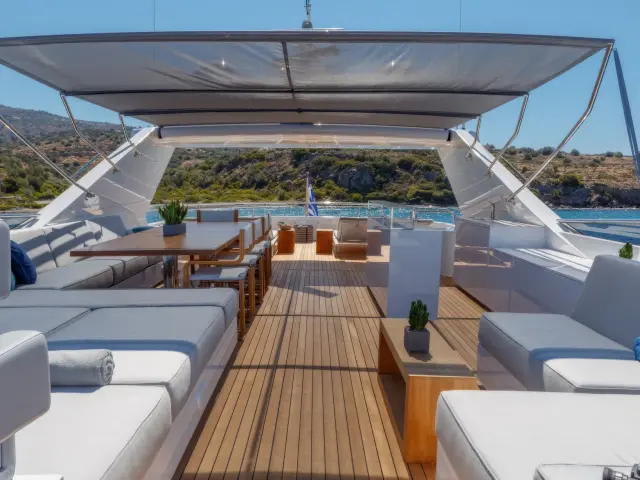 Yacht Shooting Star flybridge