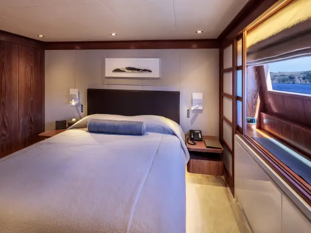 Yacht Shooting Star cabin