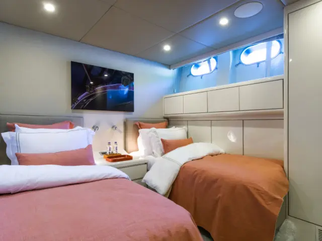 Yacht Axella cabin