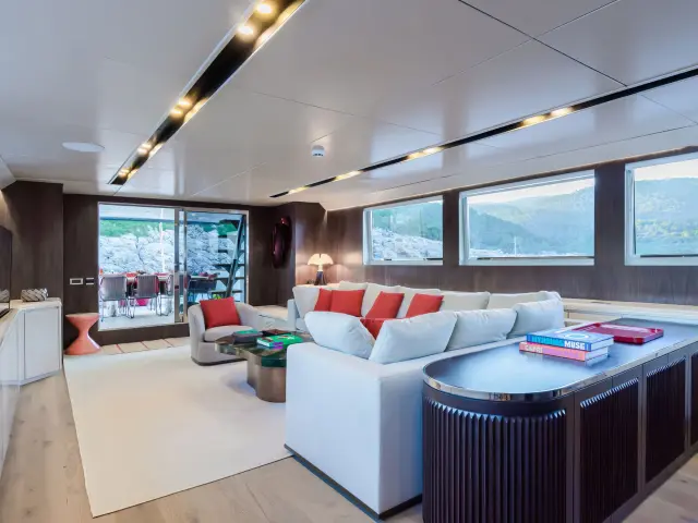 Yacht Axella saloon