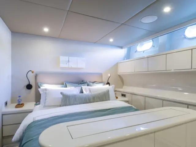 Yacht Axella cabin