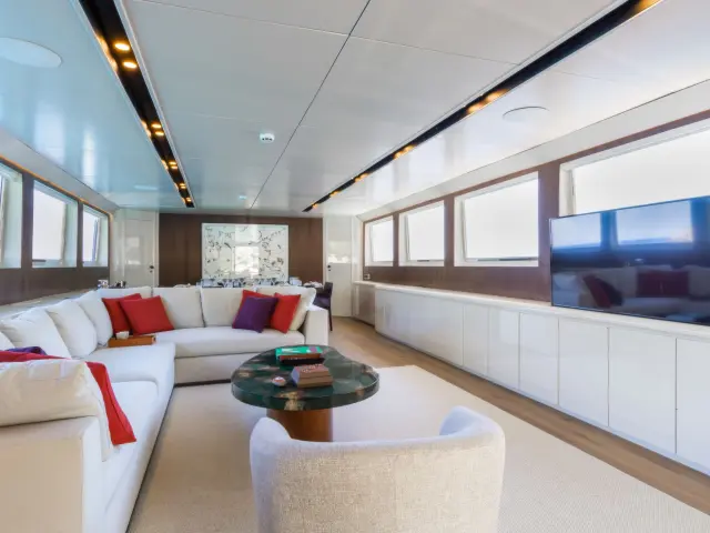 Yacht Axella saloon