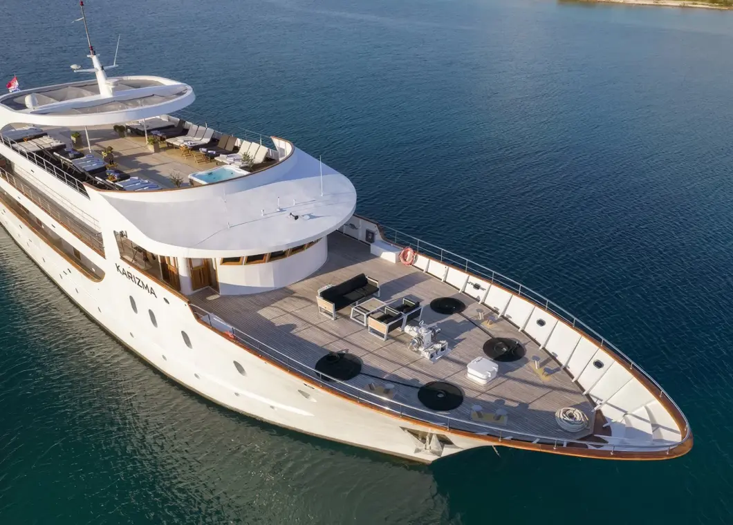 Yacht Karizma aerial view