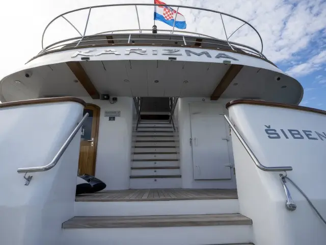 Yacht Karizma photo