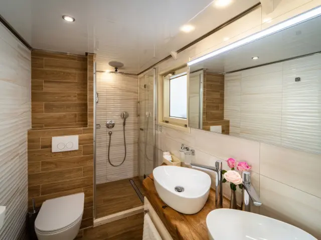 Yacht Riva cabin bathroom