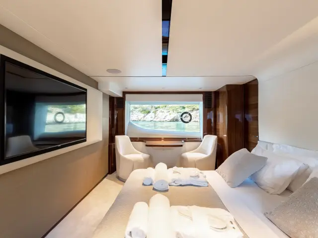 Yacht Vista cabin