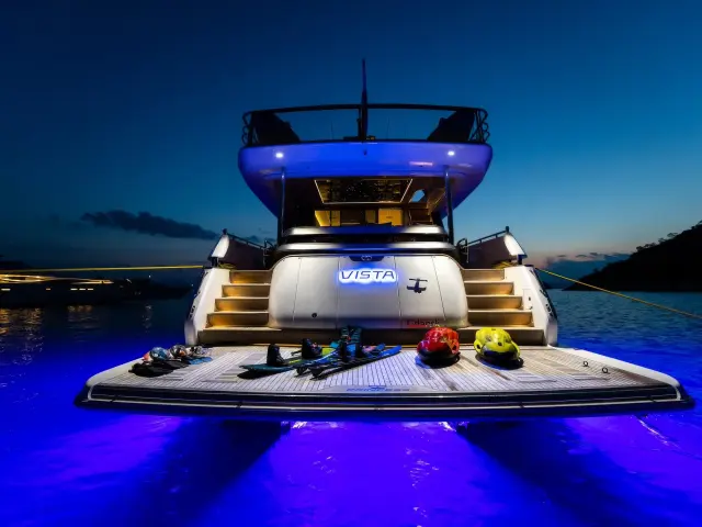 Yacht Vista back view
