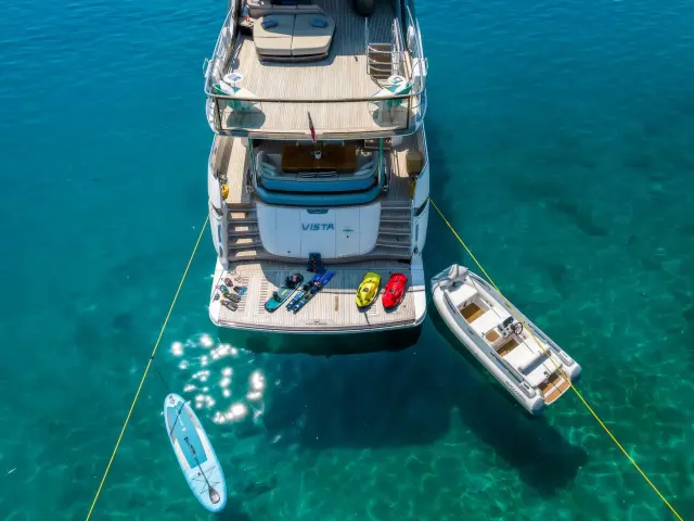 Yacht Vista back view