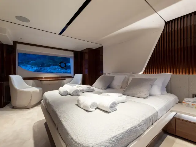 Yacht Vista cabin