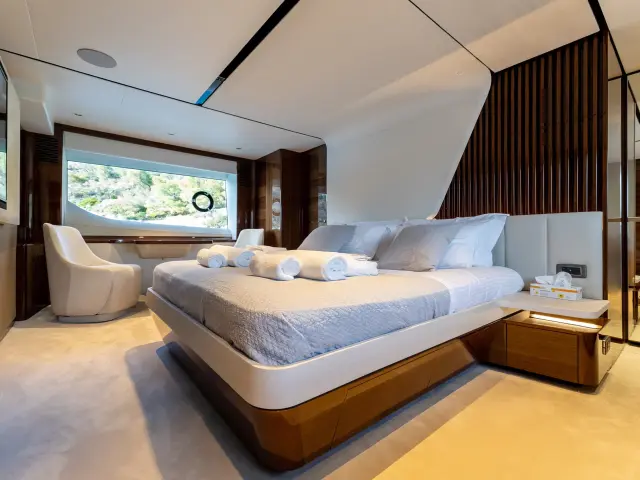 Yacht Vista cabin