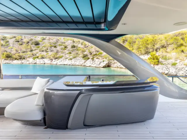 Yacht Vista flybridge