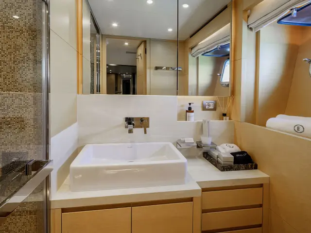 Yacht Elysium cabin bathroom