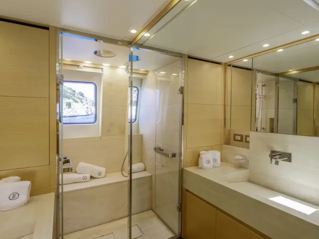 Yacht Elysium cabin bathroom