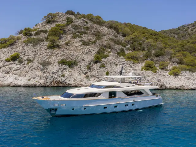 Yacht Elysium side view