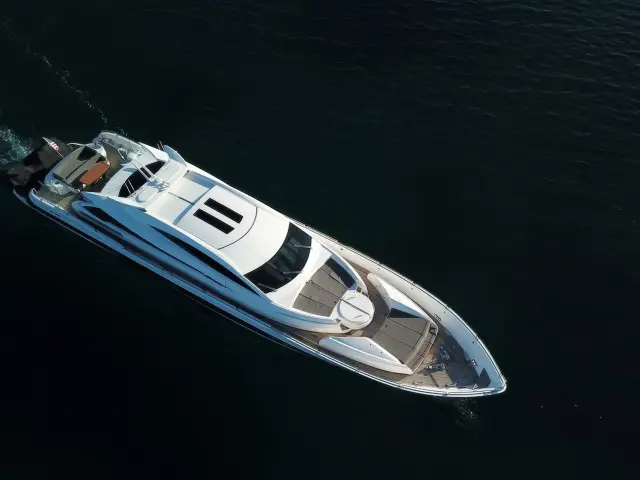 Yacht Quantum side view