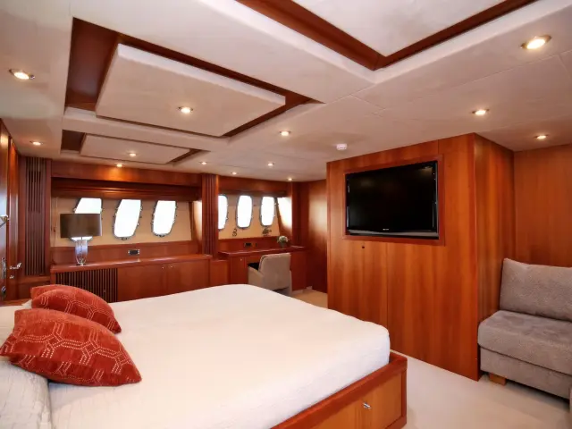 Yacht Quantum cabin