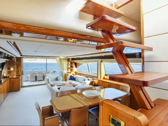 Yacht Day Off saloon