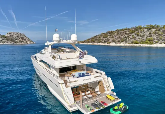 Yacht Pareakki back view