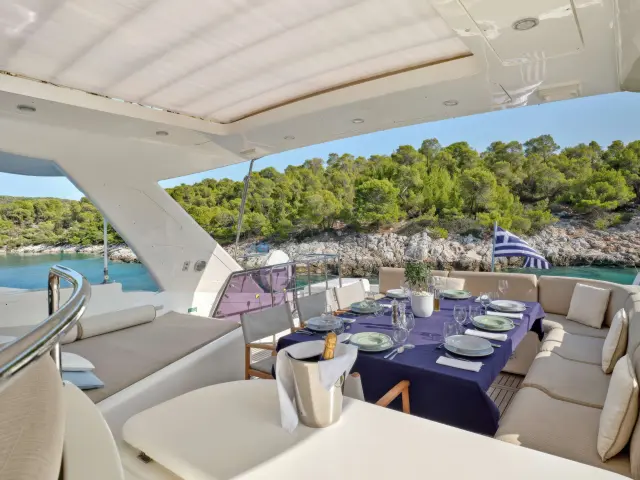 Yacht Pareakki photo