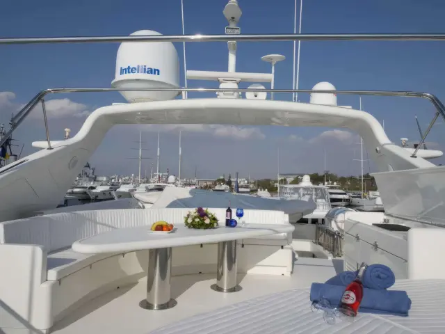 Yacht Pareakki photo