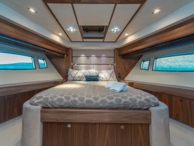 Yacht Spirit of the Sea cabin