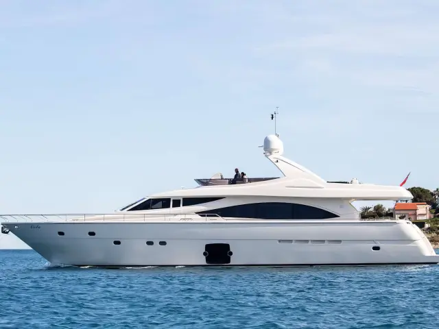 Yacht Piola side view