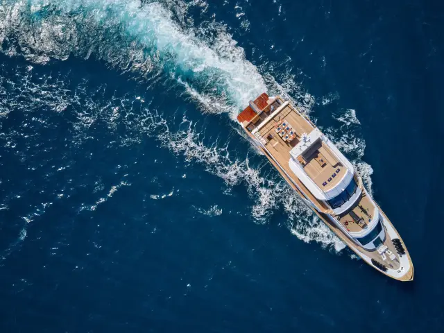Yacht Wide Liberty top-down view