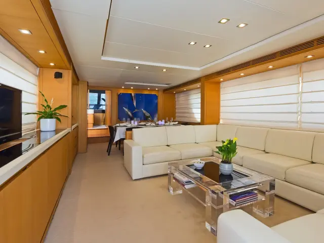 Yacht Alegria saloon
