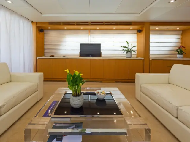 Yacht Alegria saloon