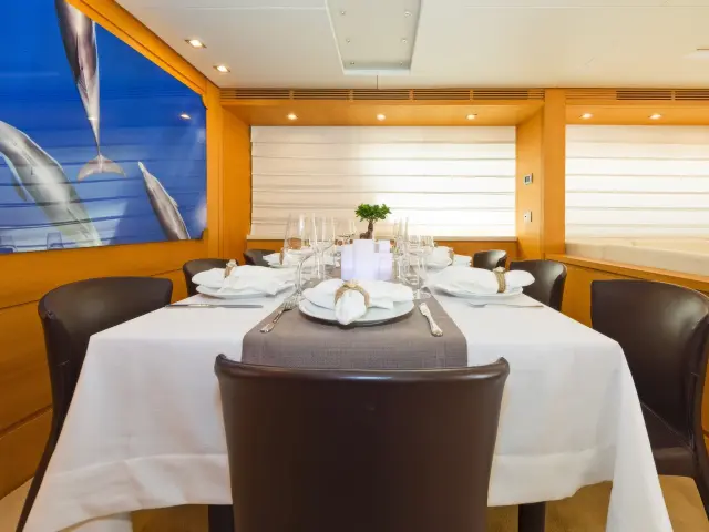 Yacht Alegria saloon