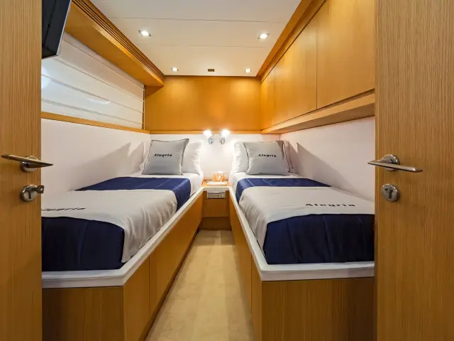 Yacht Alegria cabin