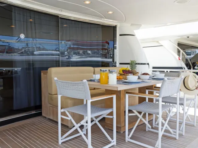 Yacht Alegria aft