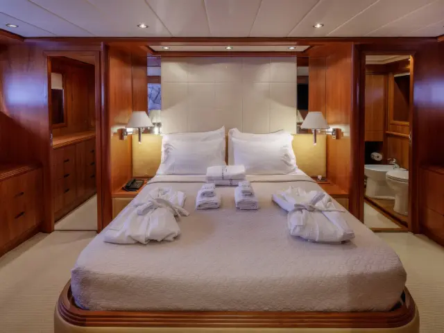 Yacht Salty cabin