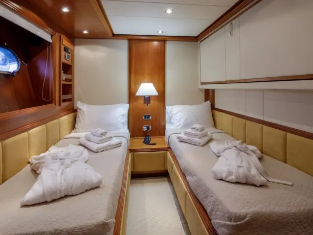 Yacht Salty cabin