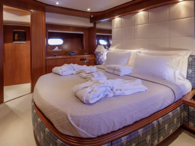 Yacht Salty cabin