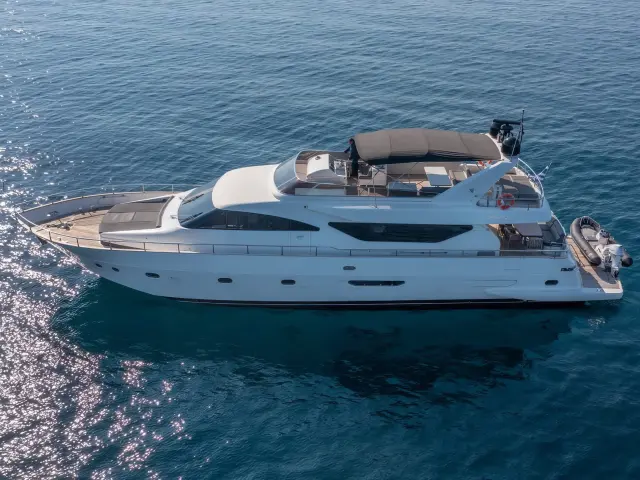 Yacht Salty side view