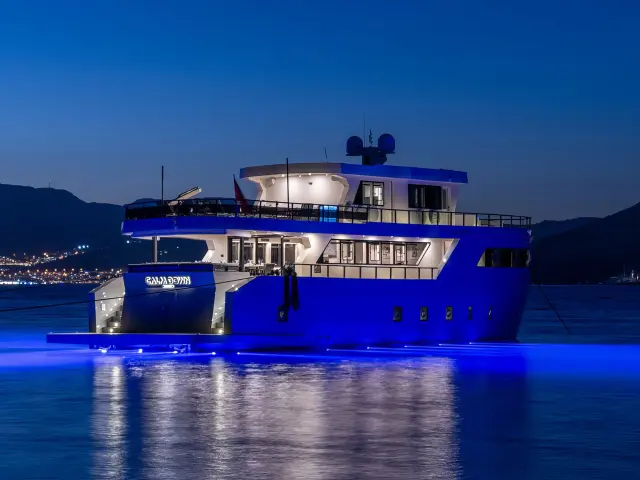 east-med-yachting-calm-down_0005