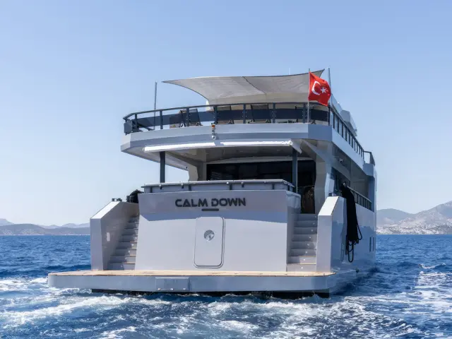 east-med-yachting-calm-down_0008