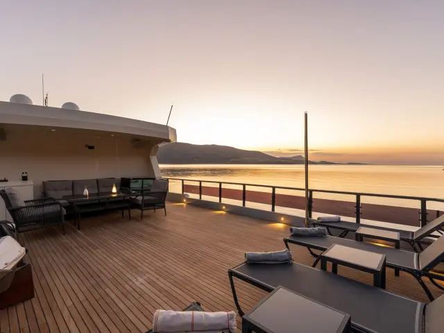 east-med-yachting-calm-down_0010